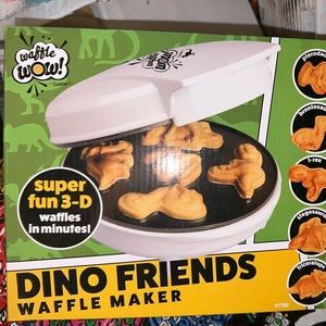 Dinosaur waffle maker